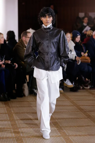 Look 19